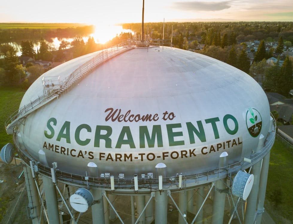 Welcome to Sacramento water tower - America's Farm-to-Fork Capital